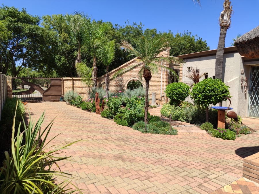 3 Bedroom Property for Sale in Flimieda North West